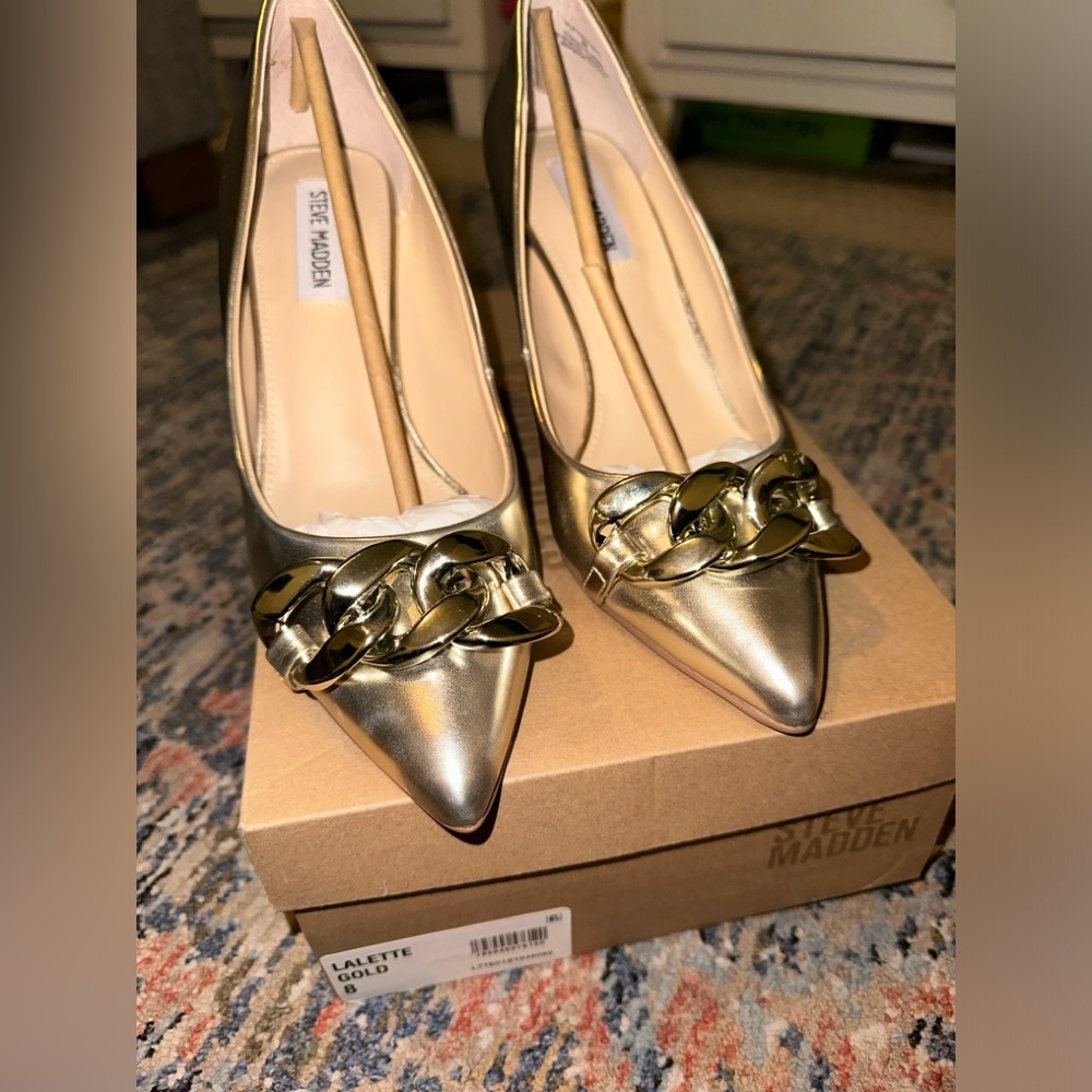 Steve Madden Lalette Chainline Link Pumps
**BRAND NEW, NEVER WORN**
